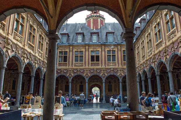 Courtyard market - Lille